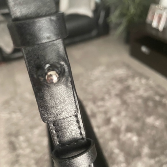 ‼️ Make an Offer
Michal Kors Crossbody & Zip Wallet - Picture 9 of 17